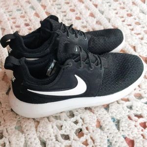 Nike Roshe Run Worn Once Great Condition